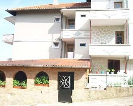 На Гости При Силвия Obzor Exterior foto