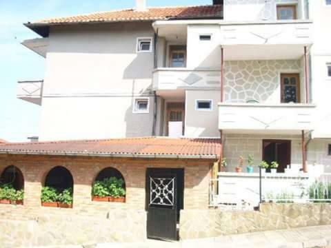 На Гости При Силвия Obzor Exterior foto
