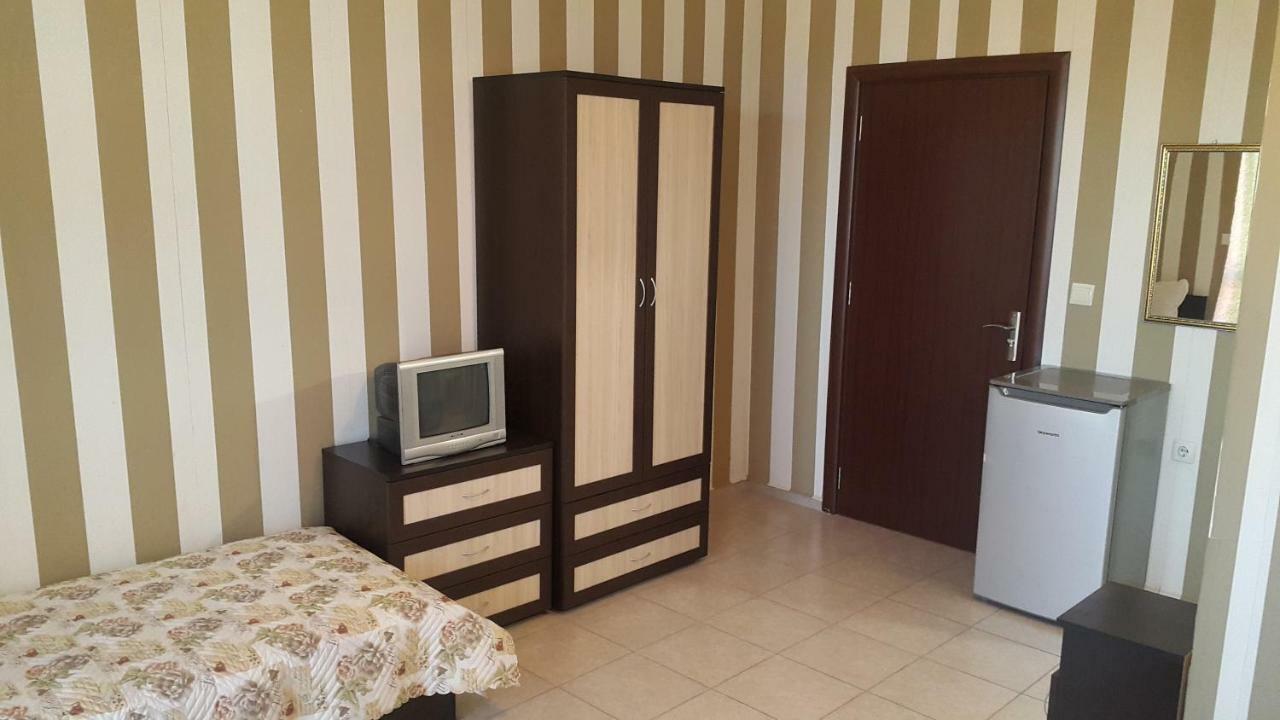На Гости При Силвия Obzor Exterior foto