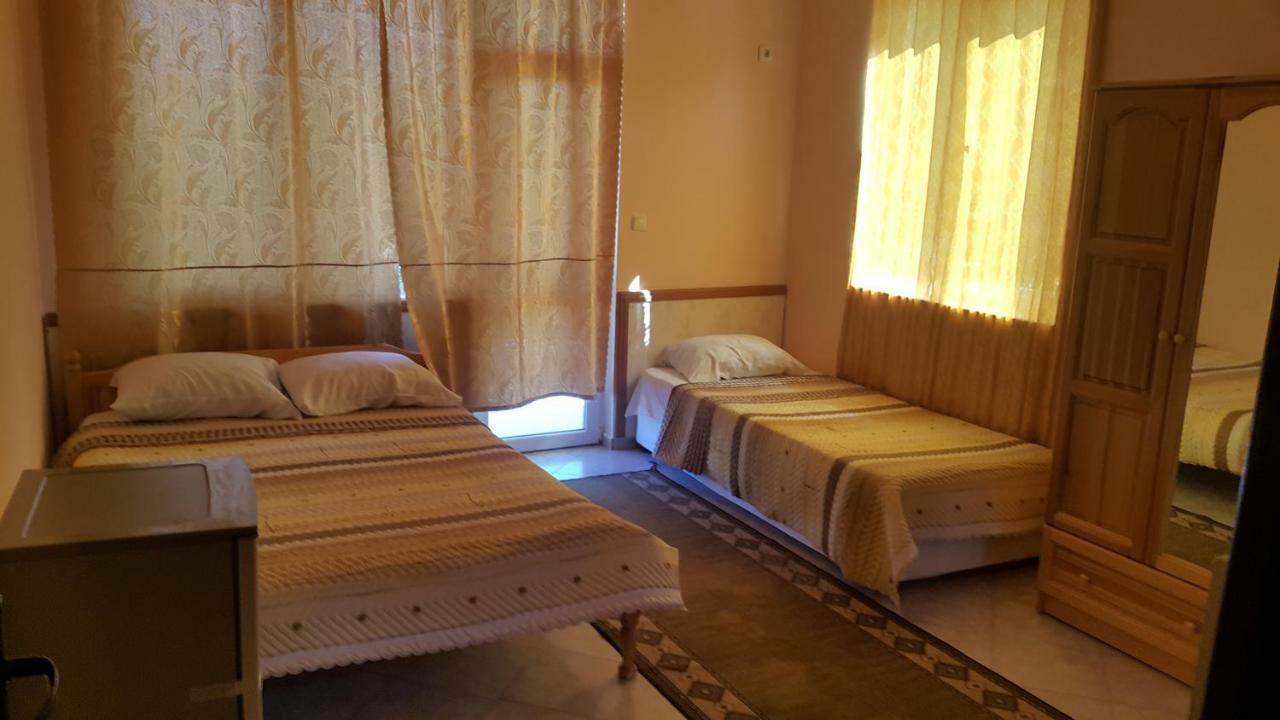 На Гости При Силвия Obzor Exterior foto